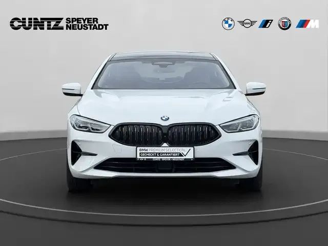 BMW 840