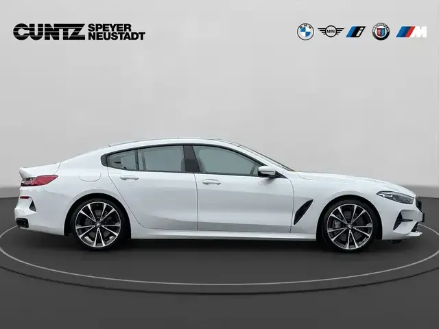 BMW 840