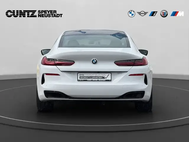 BMW 840