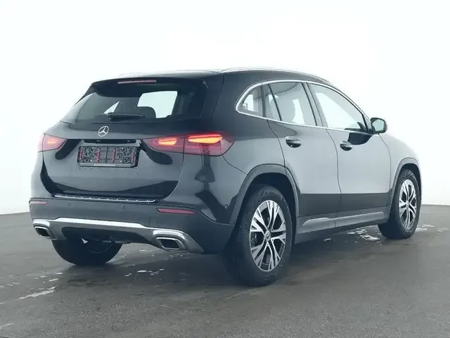 Mercedes-Benz GLA 180