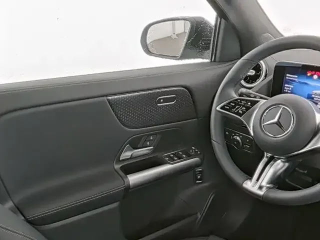 Mercedes-Benz GLA 180