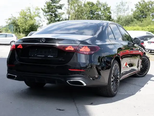 Mercedes-Benz E 200
