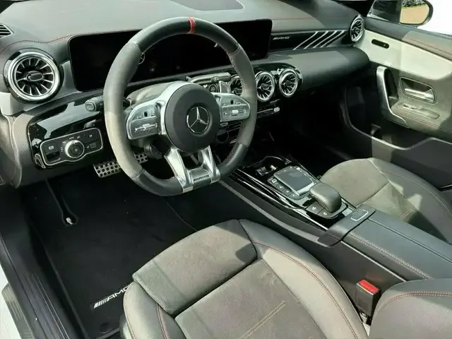 Mercedes-Benz CLA 35 AMG