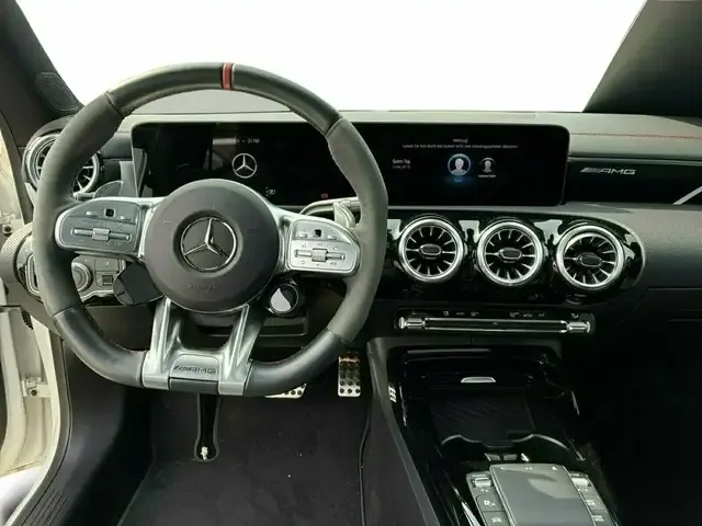 Mercedes-Benz CLA 35 AMG