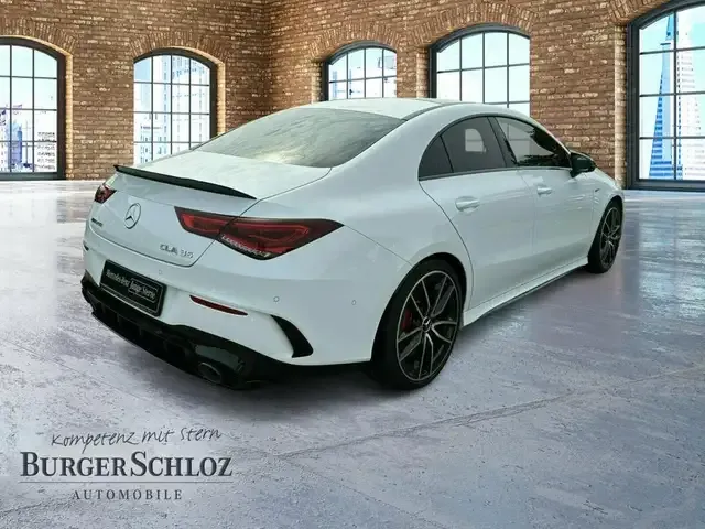 Mercedes-Benz CLA 35 AMG