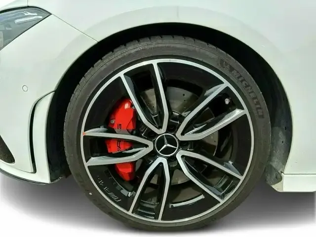 Mercedes-Benz CLA 35 AMG