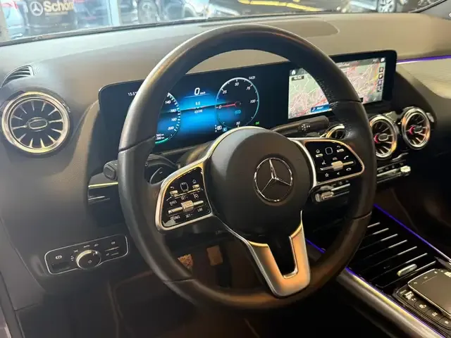 Mercedes-Benz EQA 300