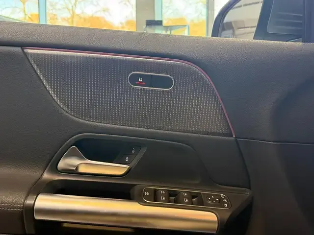 Mercedes-Benz EQA 300