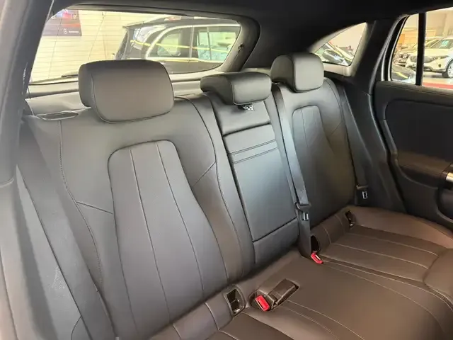 Mercedes-Benz EQA 300