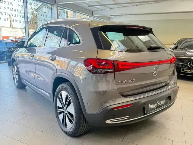 Mercedes-Benz EQA 300