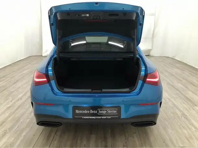 Mercedes-Benz CLA 180