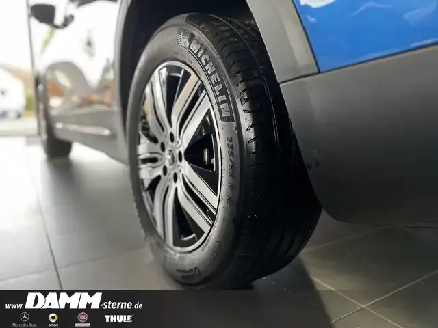 Mercedes-Benz EQB 300