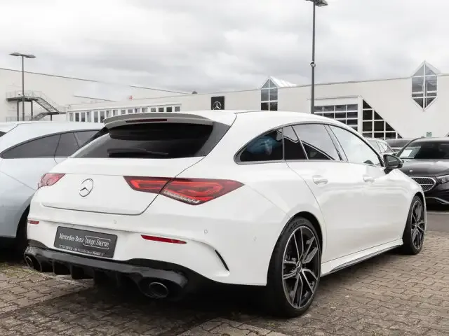 Mercedes-Benz CLA 35 AMG
