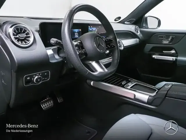Mercedes-Benz EQB 300