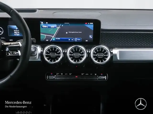 Mercedes-Benz EQB 300