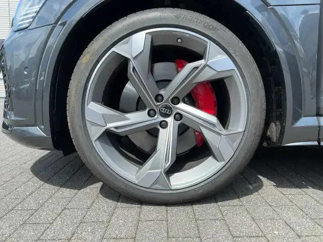 Audi SQ8 e-tron