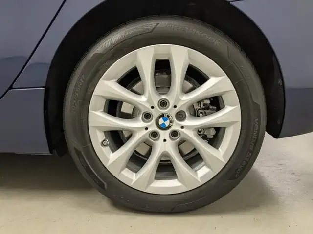 BMW 225