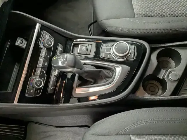 BMW 225
