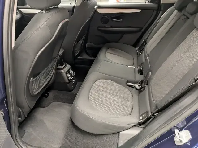 BMW 225