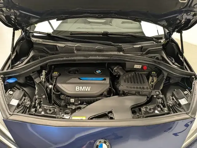 BMW 225
