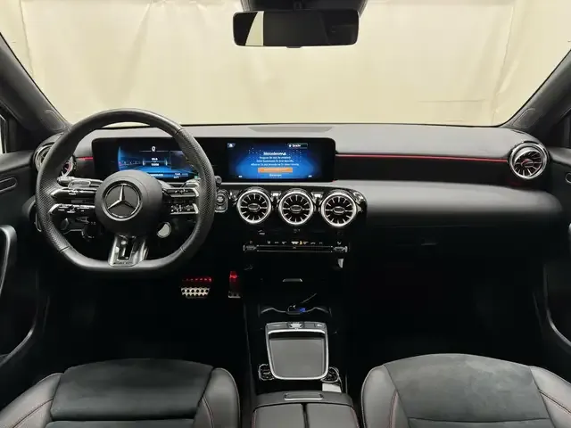 Mercedes-Benz A 35 AMG