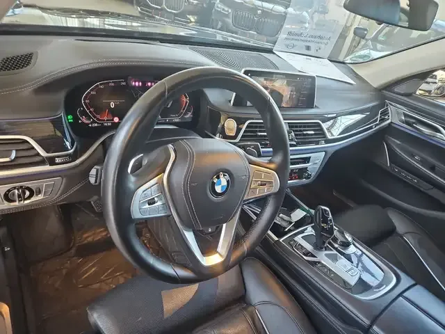 BMW 750