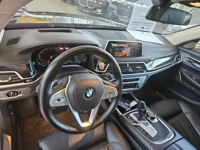 BMW 750