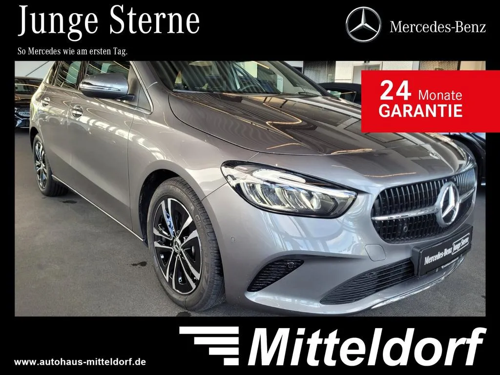 Mercedes-Benz B 180