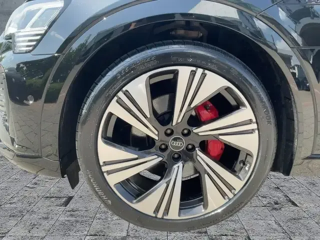 Audi Q8 e-tron