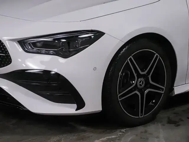 Mercedes-Benz CLA 200