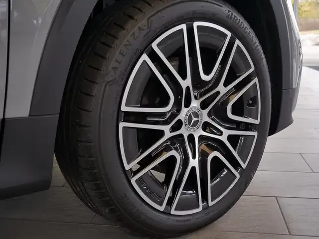 Mercedes-Benz GLB 220