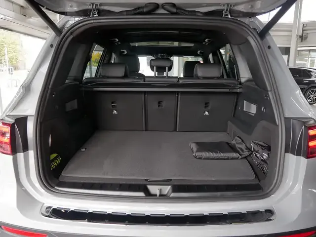 Mercedes-Benz GLB 220