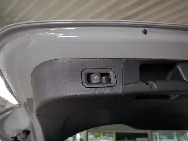 Mercedes-Benz GLB 220