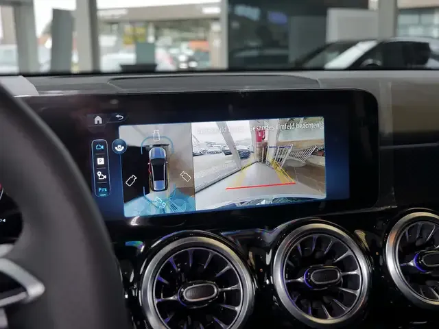 Mercedes-Benz GLB 220