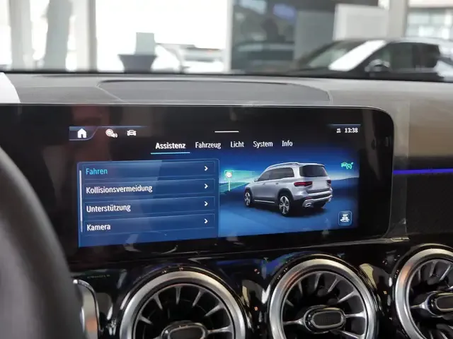 Mercedes-Benz GLB 220