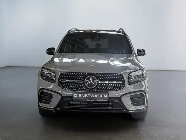 Mercedes-Benz GLB 220