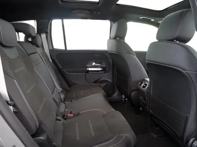 Mercedes-Benz GLB 220