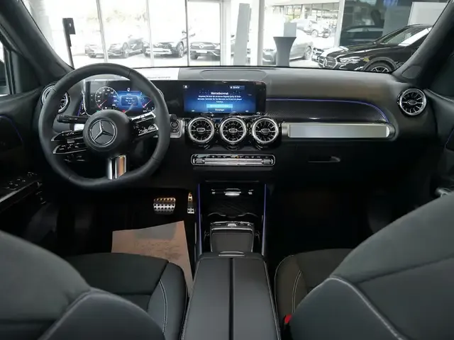 Mercedes-Benz GLB 220