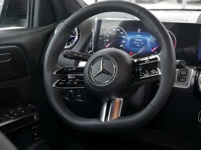 Mercedes-Benz GLB 220