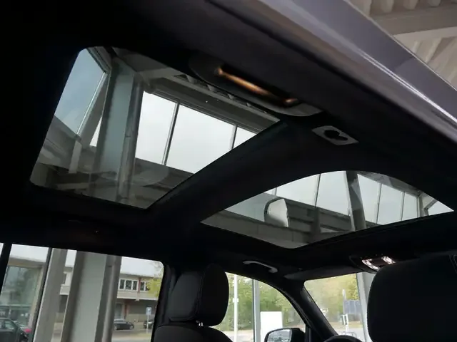 Mercedes-Benz GLB 220