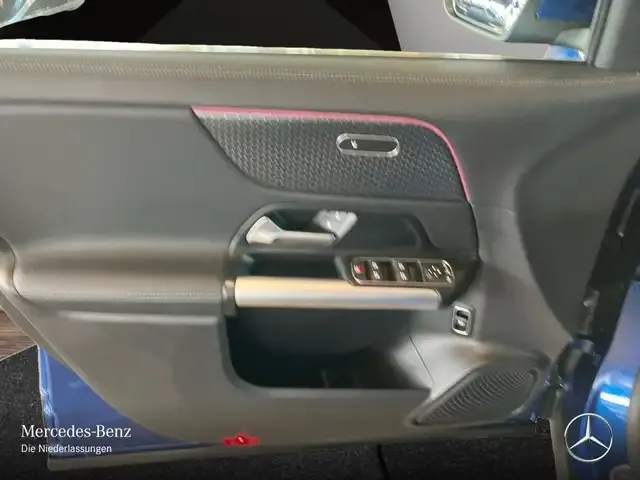 Mercedes-Benz EQA 300