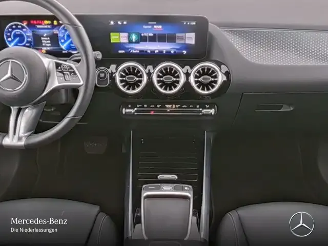 Mercedes-Benz EQA 300