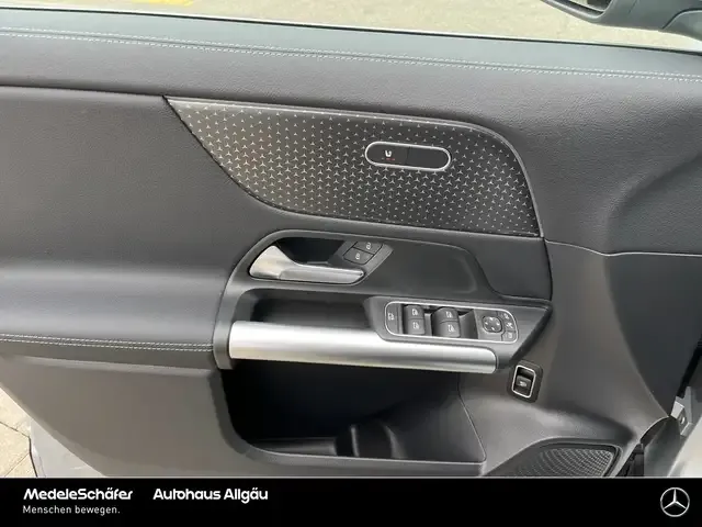 Mercedes-Benz EQA 300