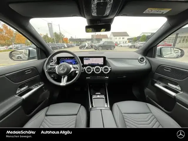 Mercedes-Benz EQA 300