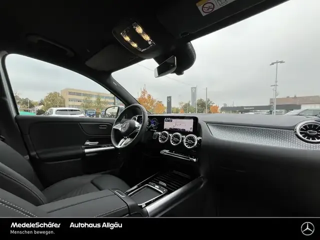 Mercedes-Benz EQA 300
