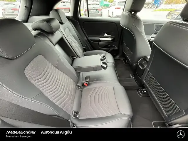 Mercedes-Benz EQA 300