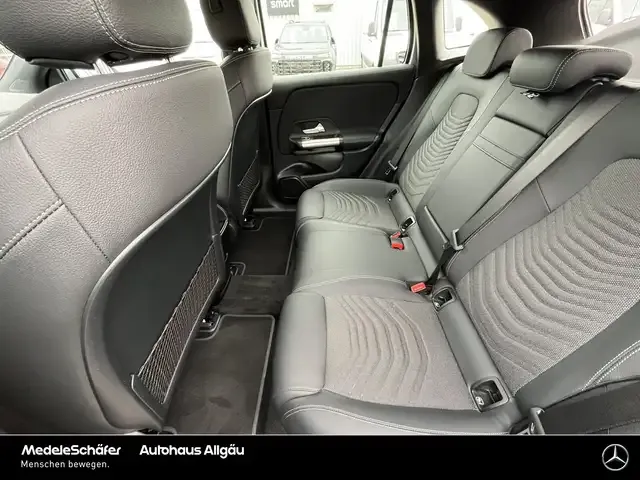 Mercedes-Benz EQA 300