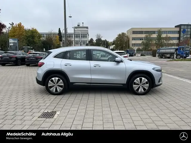 Mercedes-Benz EQA 300