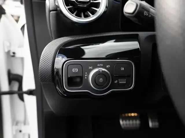 Mercedes-Benz CLA 220