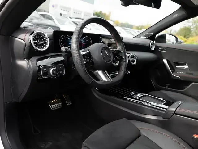 Mercedes-Benz CLA 220